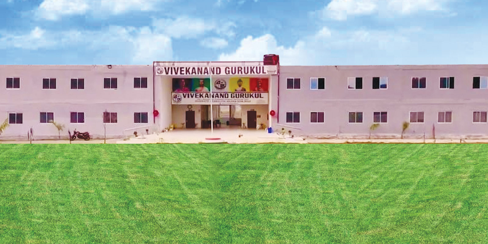 Front view of the Vivekanand Gurukul school block in Badimath, Parwalpur, Nalanda